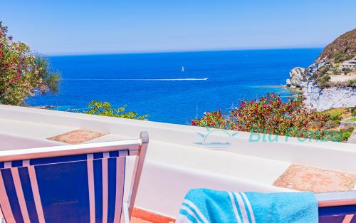 351villino-rosa-le-forna-appartamento-vacanze-blu-ponza-01