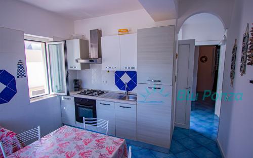 appartamento_roma_porto_centro_san_maria_frontone_blu_ponza_vacanza_06
