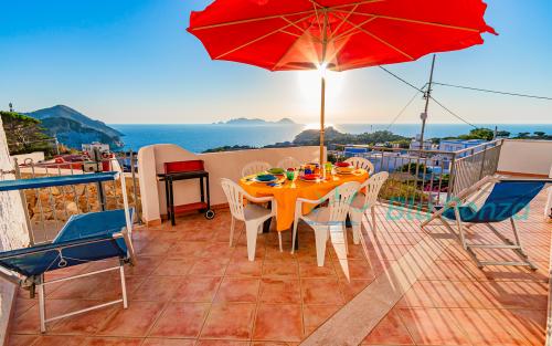 casa-vacanze-astrea-le-forna-blu-ponza-cala-acqua-02