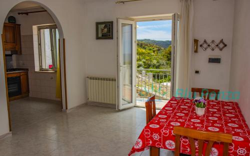 casa-vacanze-astrea-le-forna-blu-ponza-cala-acqua-06