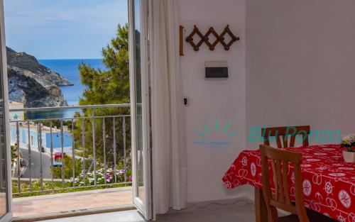 casa-vacanze-astrea-le-forna-blu-ponza-cala-acqua-08