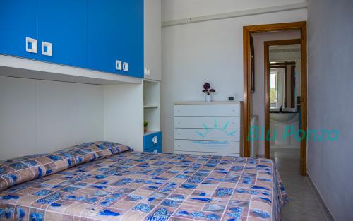 casa-vacanze-astrea-le-forna-blu-ponza-cala-acqua-18