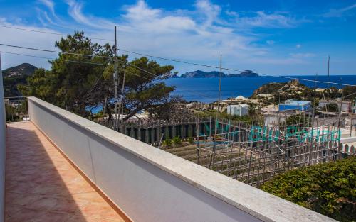 casa-vacanze-astrea-le-forna-blu-ponza-cala-acqua-20