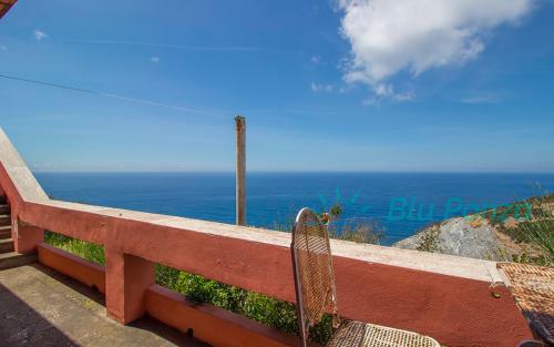 villa-capo-bianco-blu-ponza-vista-mare-porto-14