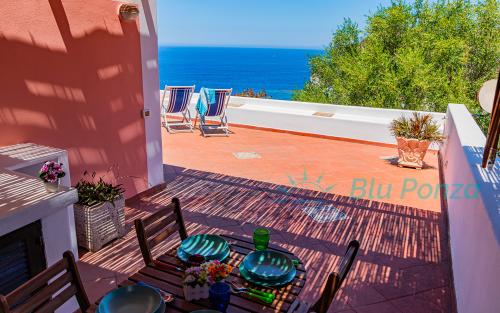 villino-rosa-le-forna-appartamento-vacanze-blu-ponza-10